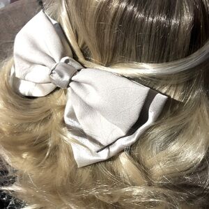 Large Hair bow Clip Beige